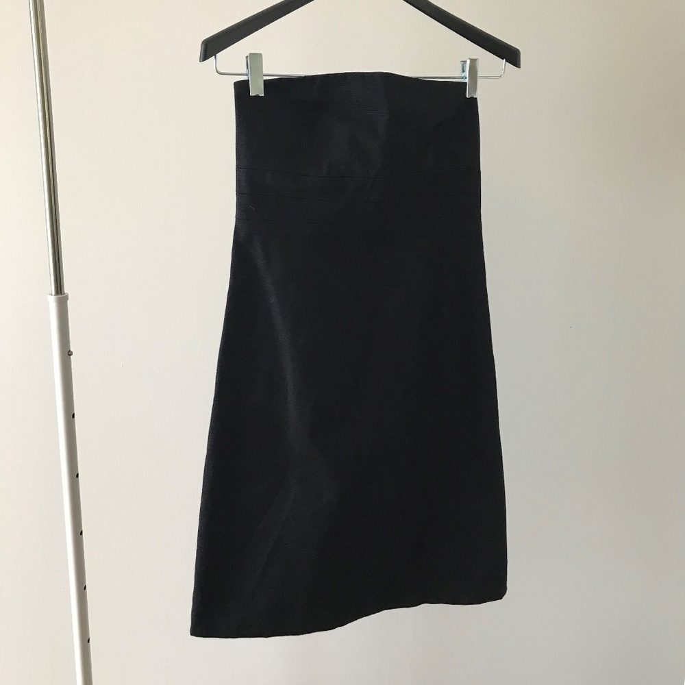 Classy black strapless dress